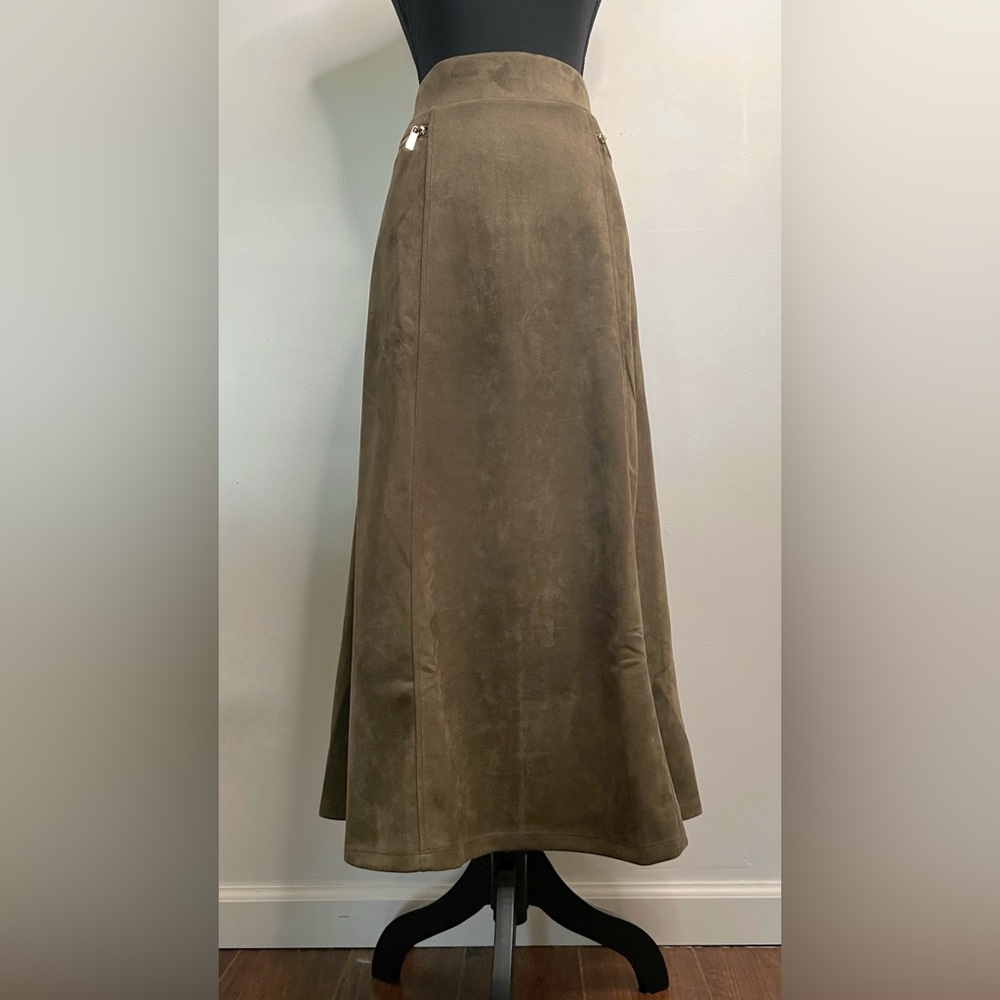 Messing Faux Suede A-Line Maxi Skirt with Zipper Detail  Sz. Large